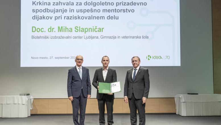 doc. dr. Miha Slapničar, profesor kemije in biologije na BIC Ljubljana, Gimnazije in veterinarske šole na Krkinih nagradah 2024. Vir: Arhiv Krka, d. d., Novo mesto